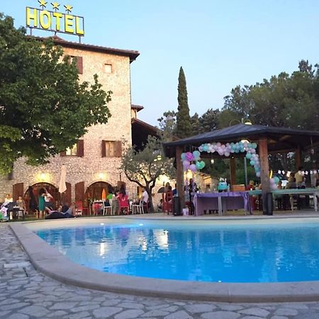 Hotel Benedetti Campello sul Clitunno Exterior photo