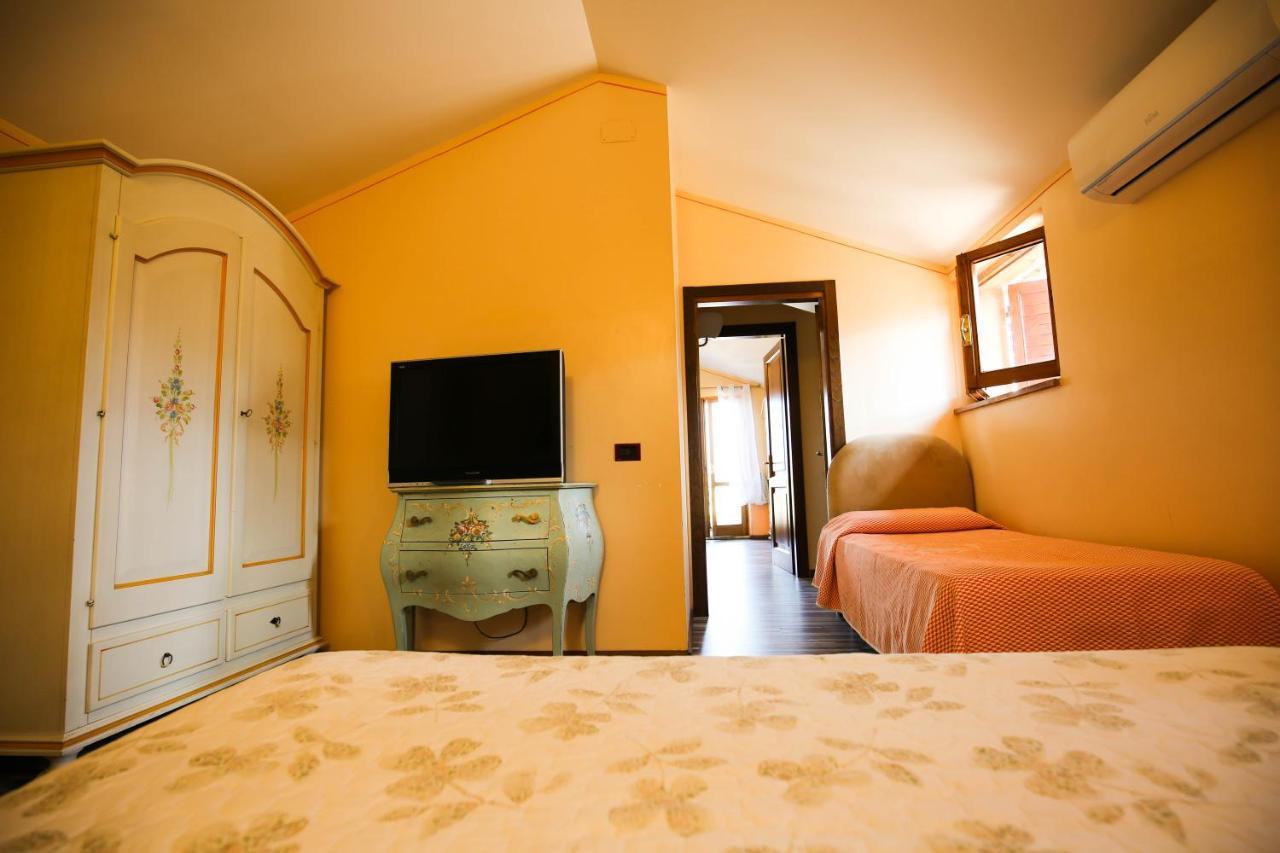 Hotel Benedetti Campello sul Clitunno Exterior photo