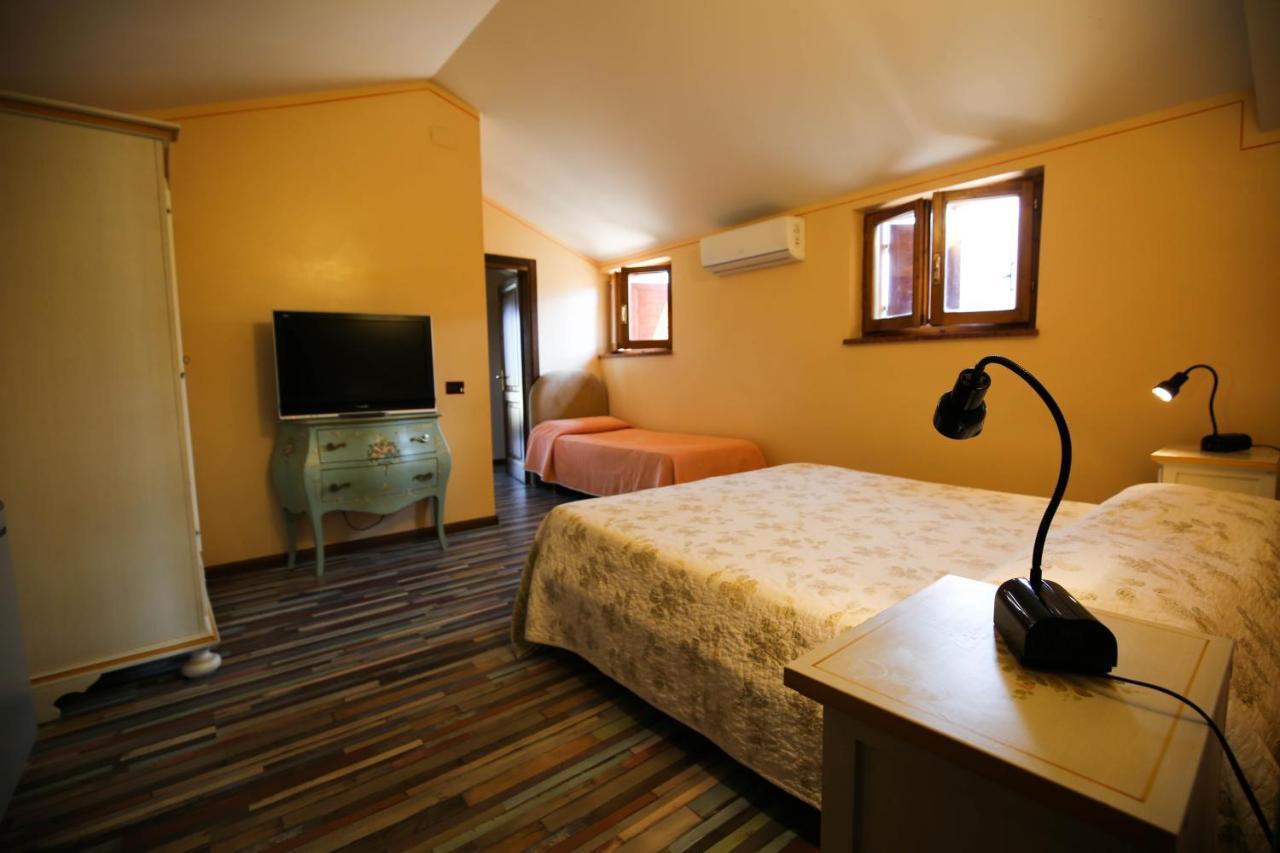Hotel Benedetti Campello sul Clitunno Exterior photo